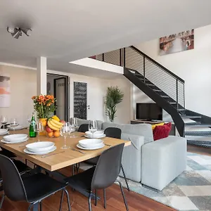  Апартаменты Spacious Near Karlin Square