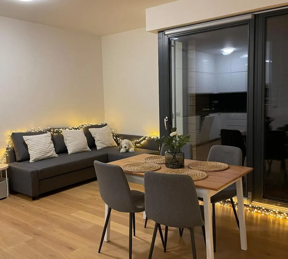 Peaceful Escape & Cozy Backyard Apartment Prague